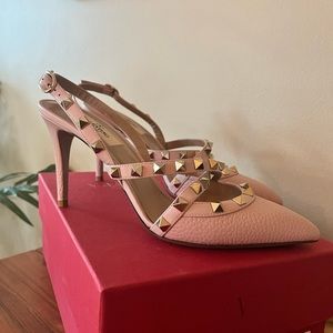 Valentino Garavani Cross Strap Rockstud Pumps Water Rose Poudre Sz37